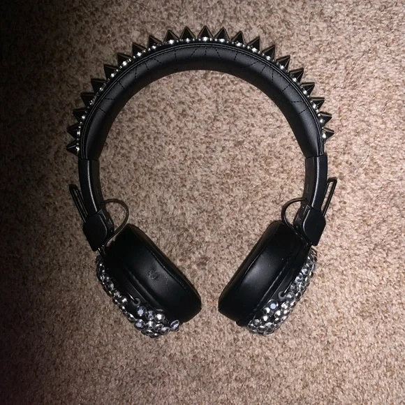 Punk Headphones. Brand new and homemade. (custom orders are available) Custom Headset/headphones, Metal, Fur,skull, Upcycled, Cyber  main image 4